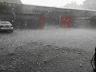 昨夜今晨全球大公司动态 马斯克称特斯拉80%价值将来自人形机器人；苹果首款可折叠手机明年亮相